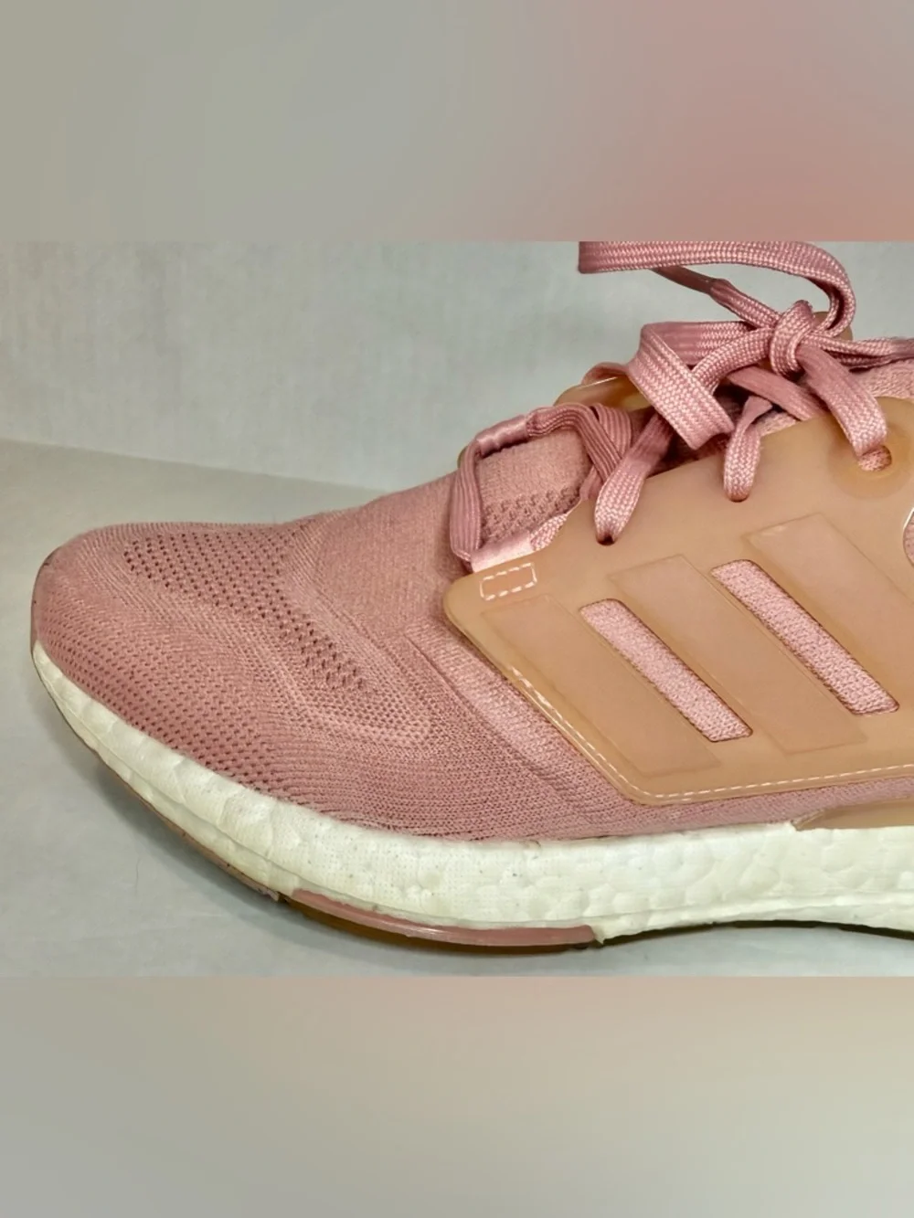 Adidas Women's Ultraboost 22 Running Shoe Wonder Mauve Size 9.5